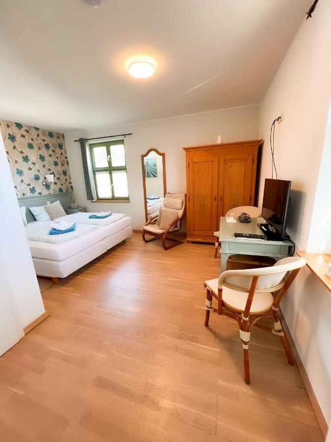 Kornmuehle Doppelzimmer Muehlenstein Mellenthin Luaran gambar